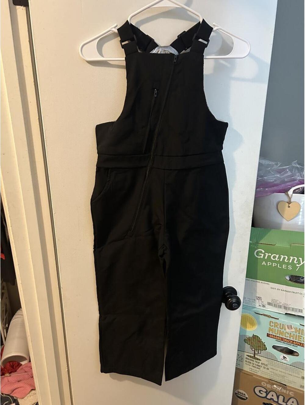 Black snow chest waiters with adjustable waist and leg straps size 10-12